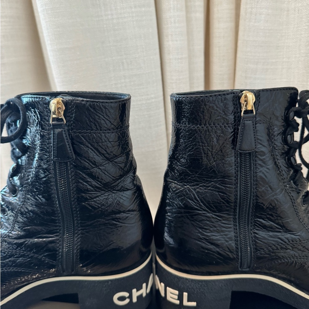 Chanel patent leather boots - Picture 8 of 8